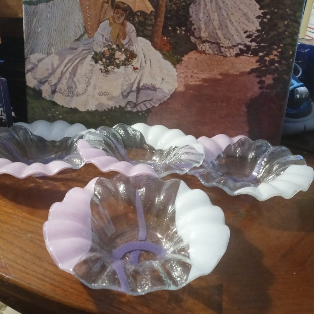 Murano 4 Opalescent Glass Dish ๐๐๐๐ซScalloped Edge Vintage,Nice Gift. - Picture 14 of 15